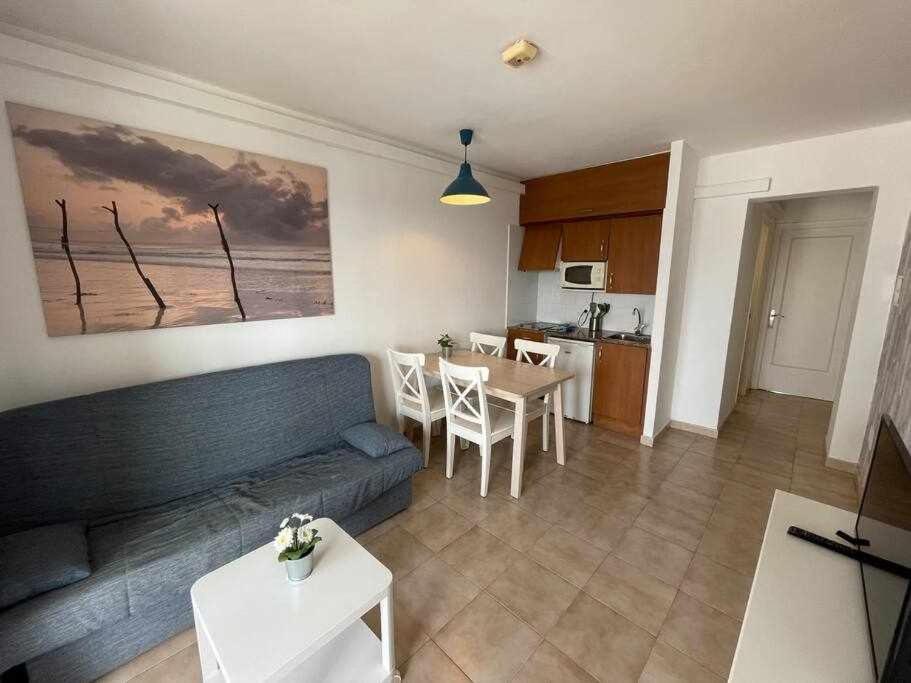 Mitjana Apartamento Con Piscina Сьютаделья Екстер'єр фото